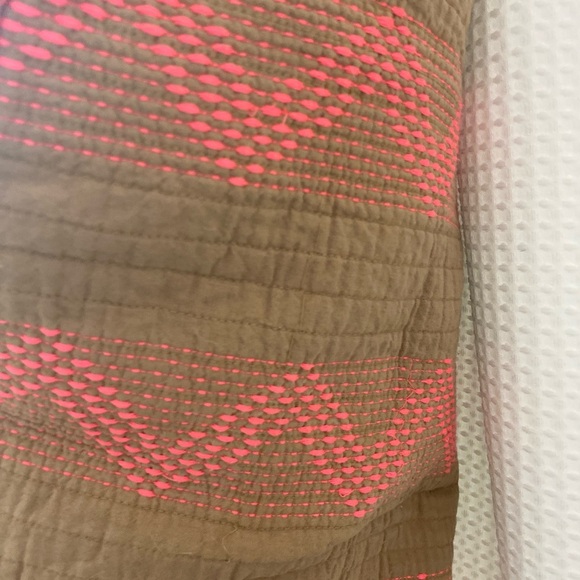 NWOT FP ONE Geo Mango Quilt Dog Bed Cover - Picture 8 of 8